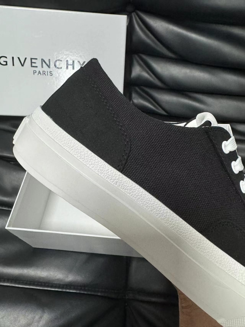 Givenchy Sneakers